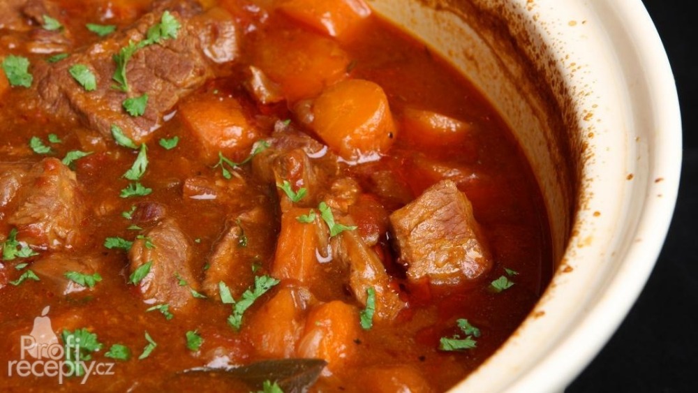 Hovězí dušené maso v mrkvi